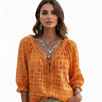Blouse orange - face caméra fond blanc