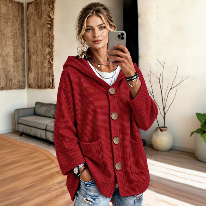 Cardigan rouge de face avec le mannequin