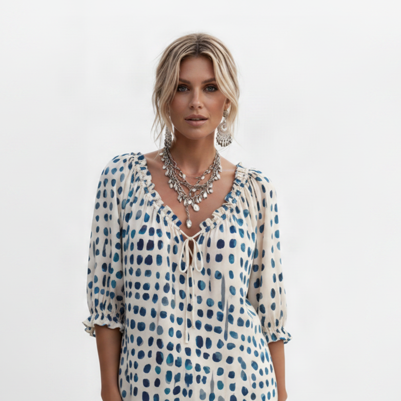 Même modèle - blouse bleue